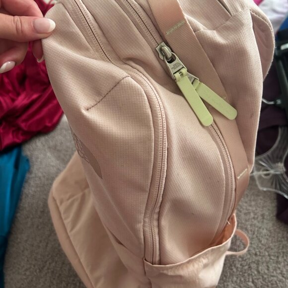 THE NORTH FACE Women's Isabella 3.0 Backpack - Picture 4 of 4